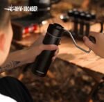 ⁦مطحنة قهوة يدوية احترافية MHW-3BOMBER R3 Pro ترس سباعي تيتانيوم-ضبط درجة الطحن من الخارج⁩ - الصورة ⁦4⁩